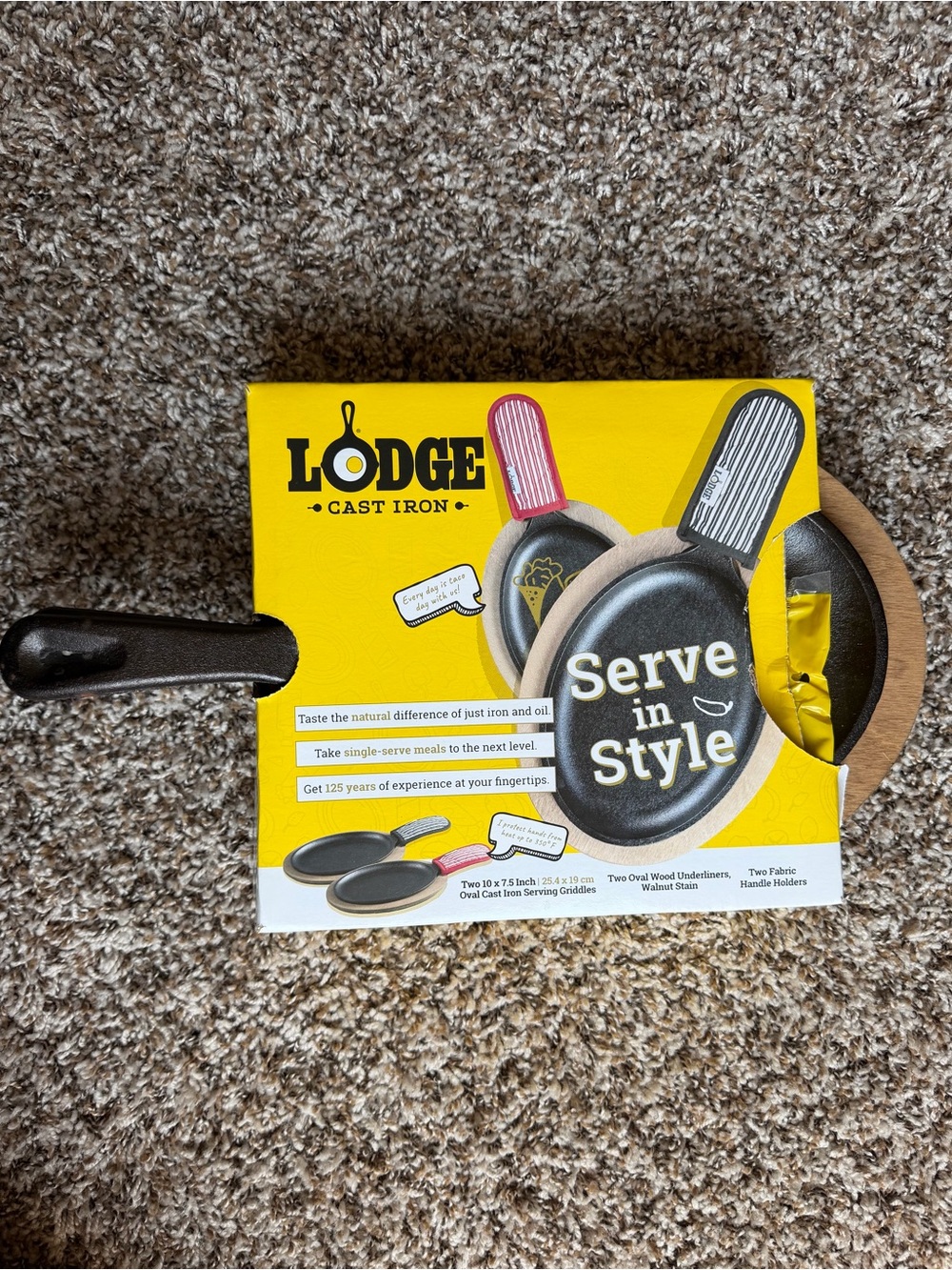 Seasoned Lodge Cast Iron Serve in Style Set Brand New